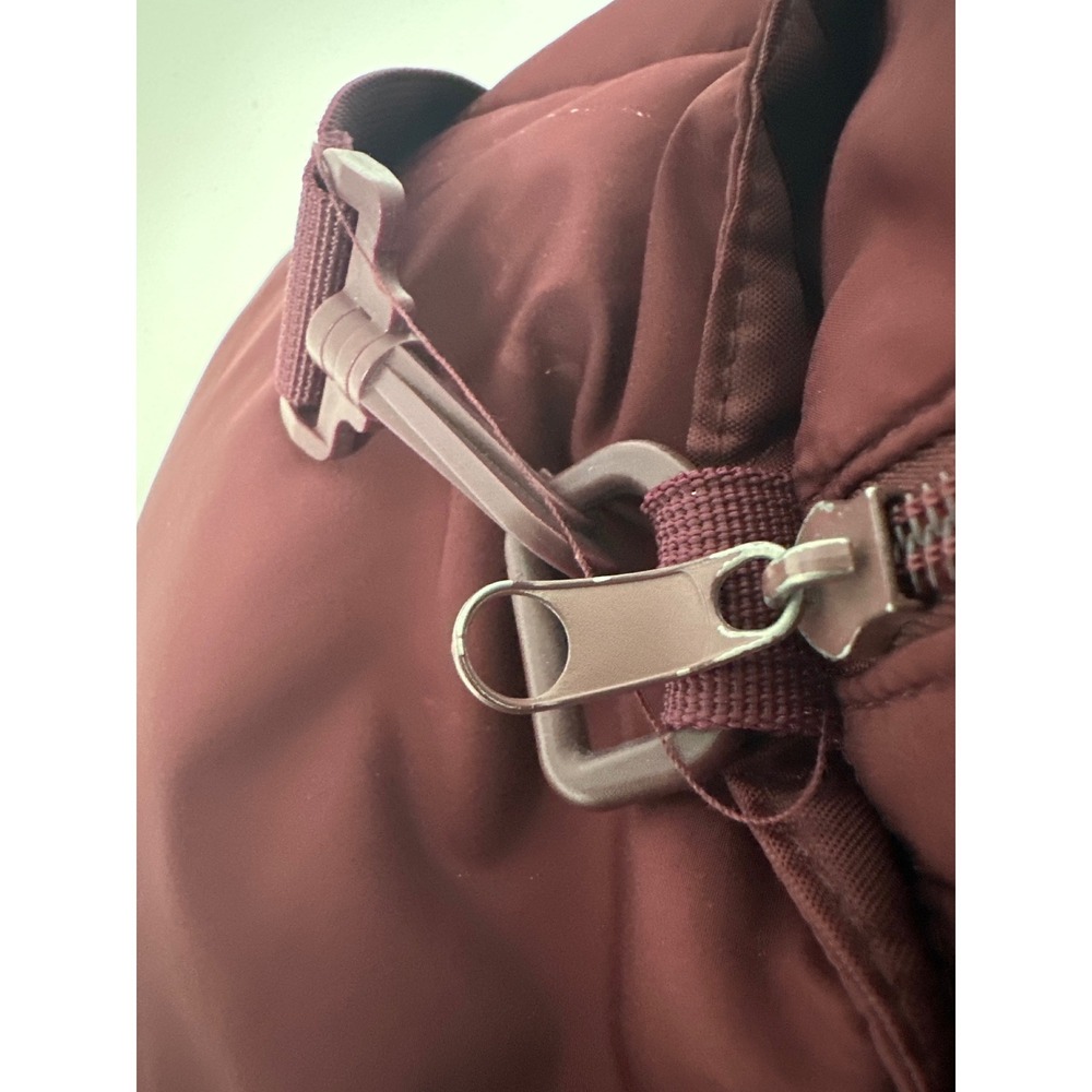 PINK by Victoria's Secret Duffle Bag Maroon Travel Gym Carry On Shoulder‎ Strap - Picture 3 of 11